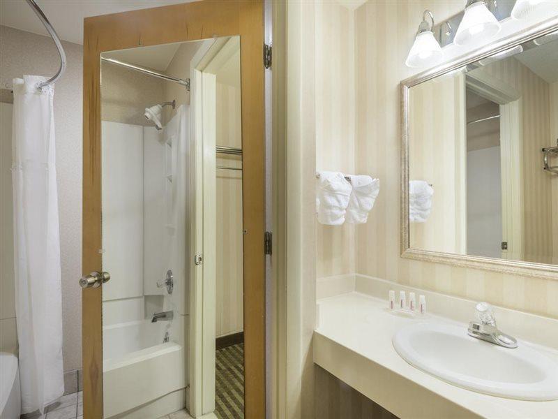 Готель Ramada By Wyndham Columbus North Вестервілль Екстер'єр фото